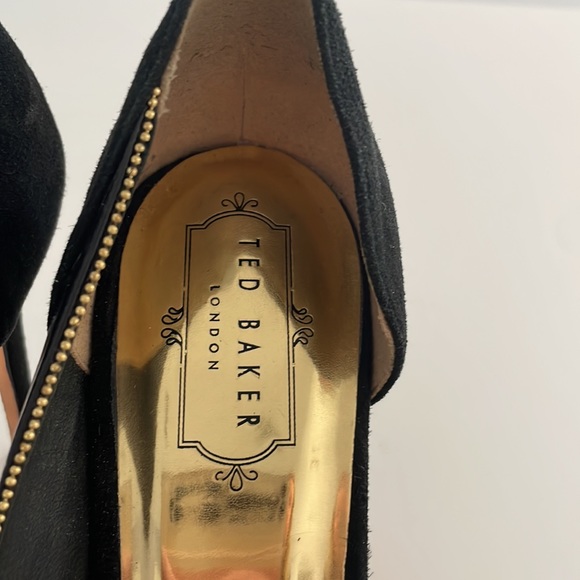 ⭐️HP⭐️ Ted Baker Black/Gold Suede and Patent Leather Heels - 39 (8.5) - Picture 5 of 12